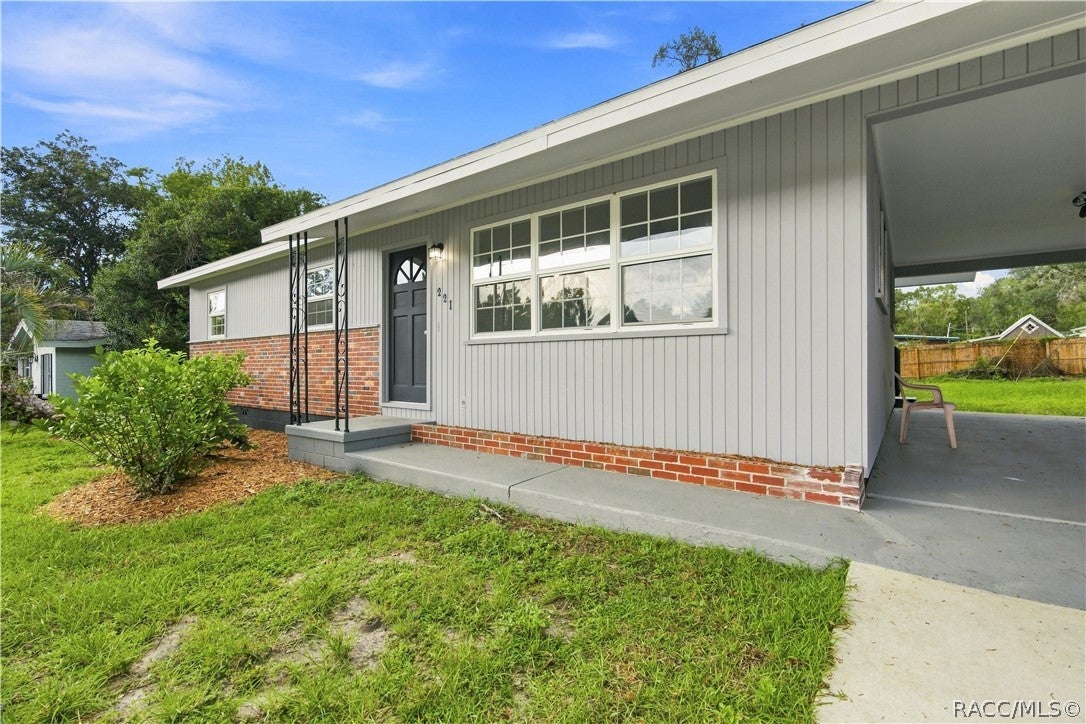 221 Alpine Cir, Brooksville, FL 34601 photo