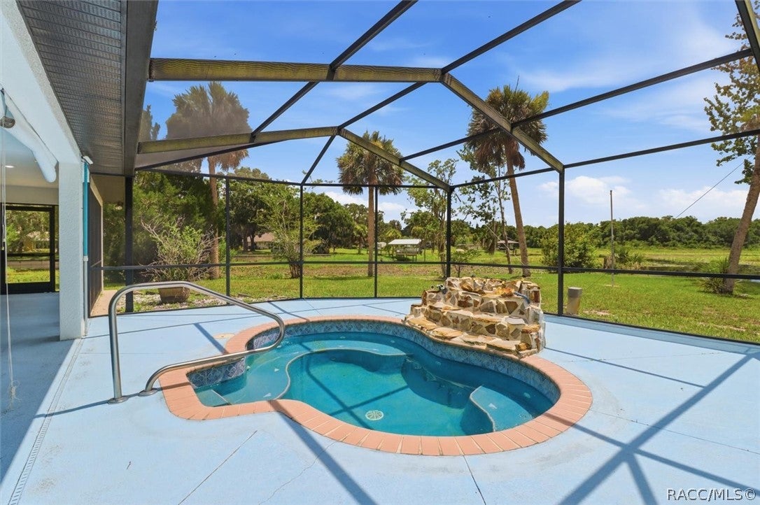 8500 E Dawn Ct, Inverness, FL 34450 photo