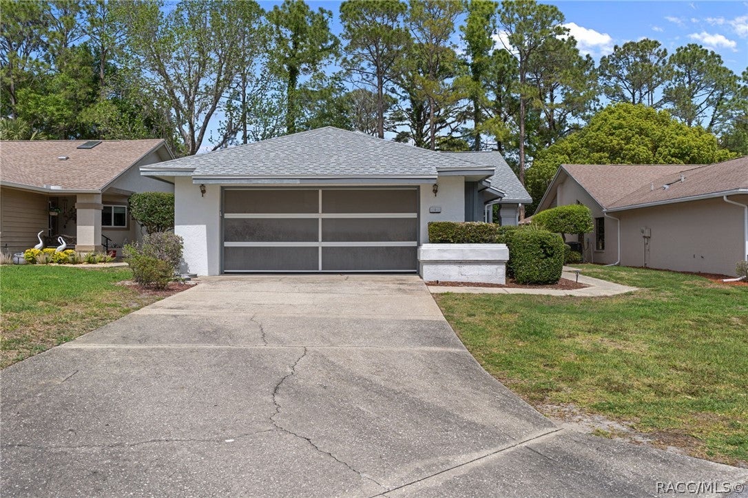 1 Medinah Dr, Homosassa, FL 34446