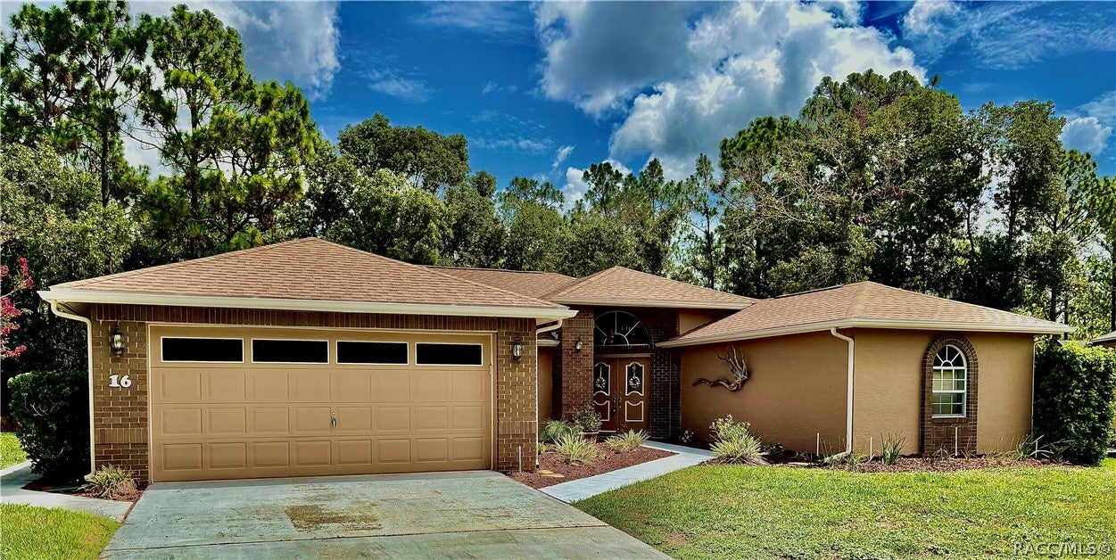 16 Pawpaw Ct, Homosassa, FL 34446