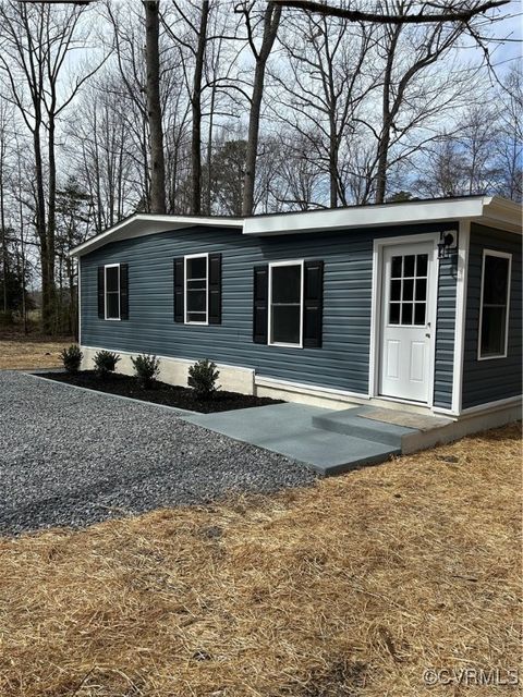 Single Family Residence in Essex VA 141 Printer Lane.jpg