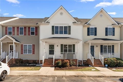 Townhouse in Tappahannock VA 1118 Settlers Landing Drive.jpg