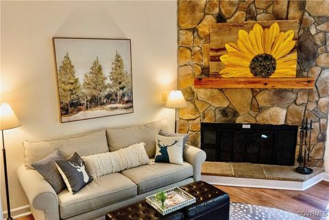 Condominium in Wintergreen VA 798 Laurelwood.jpg