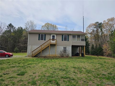 Single Family Residence in King & Queen VA 263 Ground Hog Way.jpg