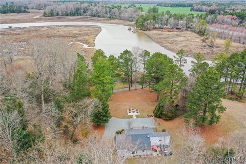 Single Family Residence in Dunnsville VA 285 Ferry Landing Road.jpg