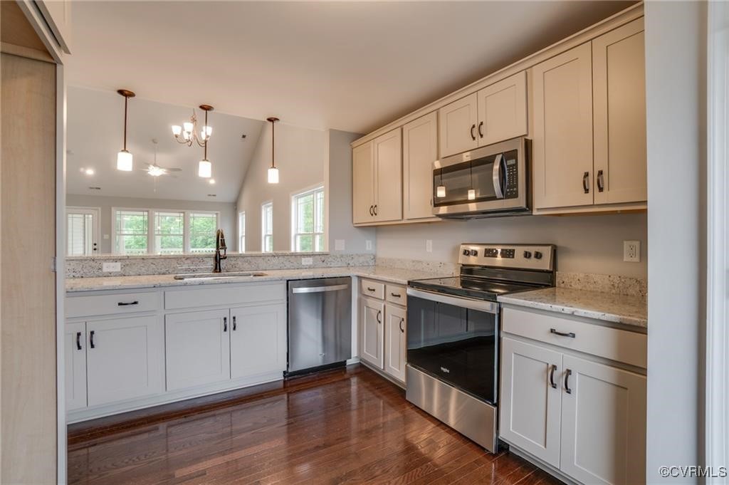 Single Family Residence in Tappahannock VA 113 Logan Way 5.jpg