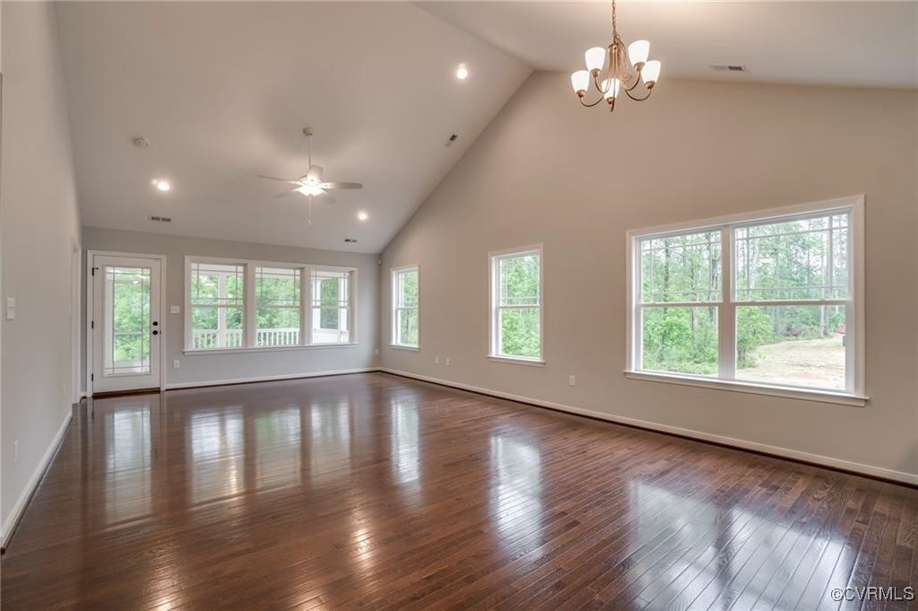 Single Family Residence in Tappahannock VA 113 Logan Way 8.jpg