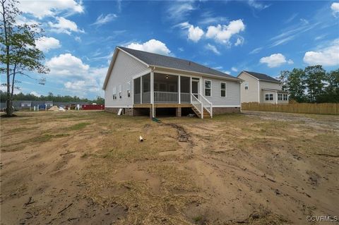 Single Family Residence in Tappahannock VA 113 Logan Way 2.jpg