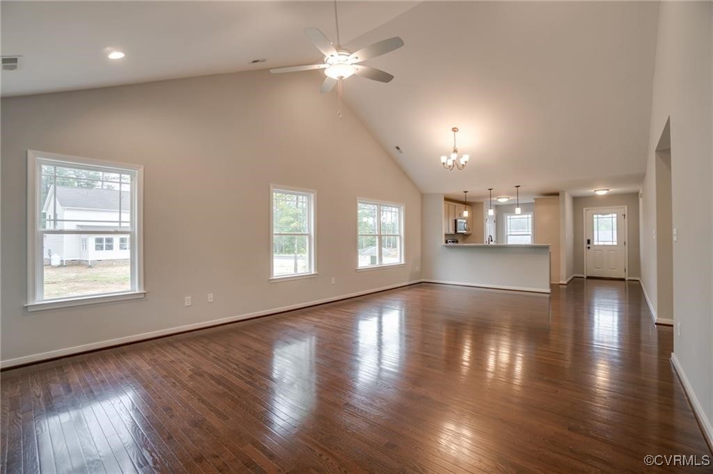 Single Family Residence in Tappahannock VA 113 Logan Way 12.jpg