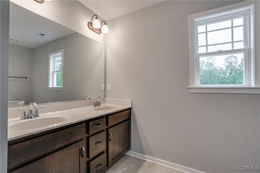 Single Family Residence in Tappahannock VA 113 Logan Way 17.jpg