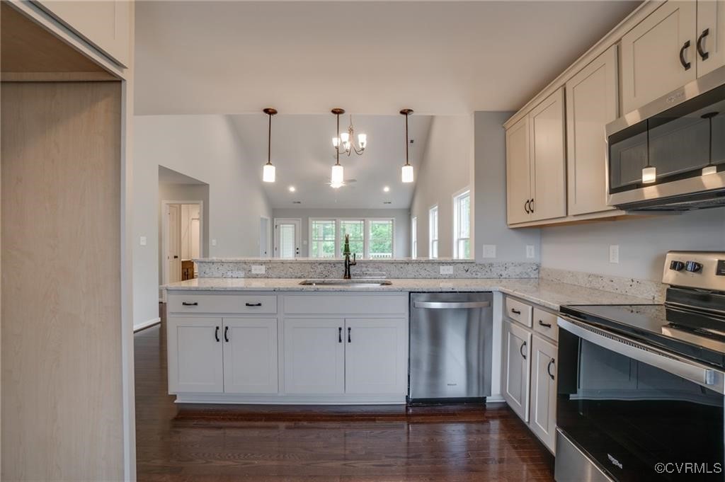 Single Family Residence in Tappahannock VA 113 Logan Way 7.jpg