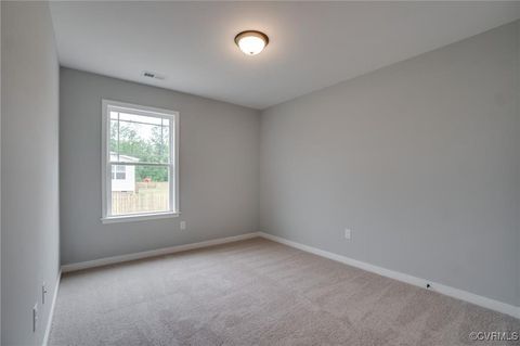 Single Family Residence in Tappahannock VA 113 Logan Way 20.jpg
