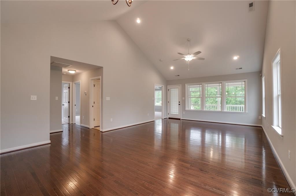 Single Family Residence in Tappahannock VA 113 Logan Way 9.jpg