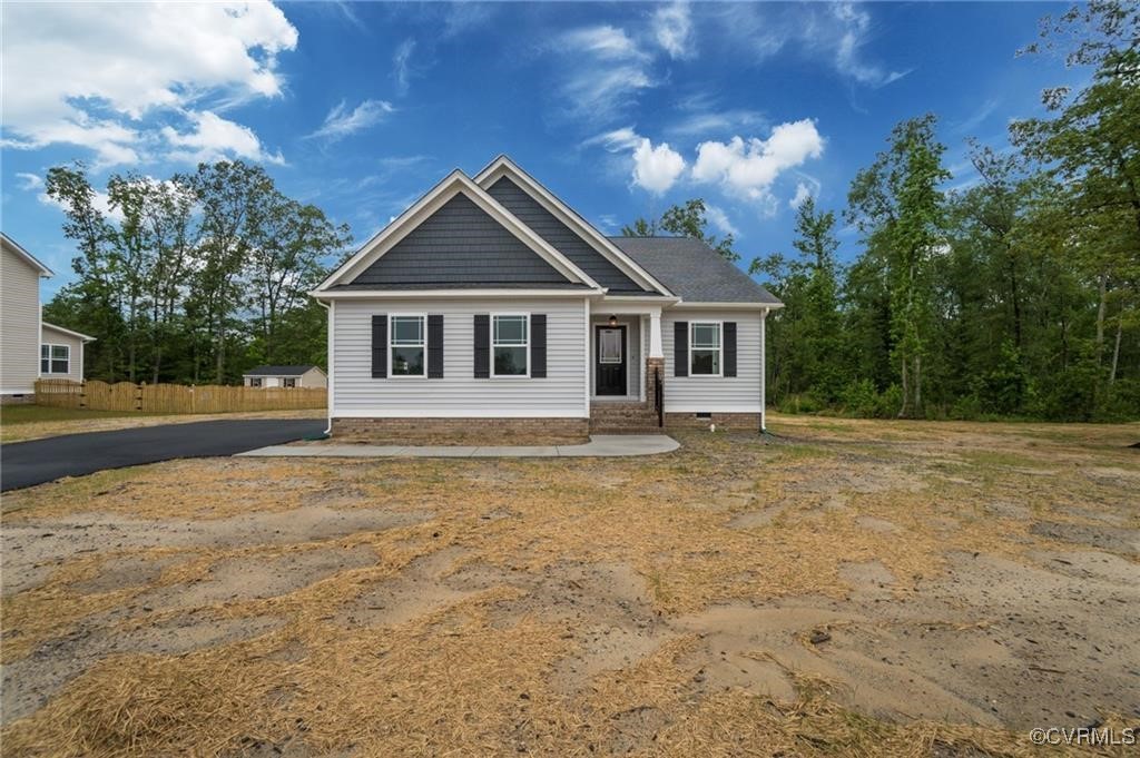 Single Family Residence in Tappahannock VA 113 Logan Way 0.jpg