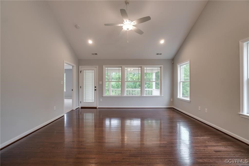 Single Family Residence in Tappahannock VA 113 Logan Way 10.jpg