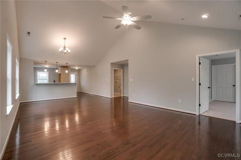 Single Family Residence in Tappahannock VA 113 Logan Way 11.jpg