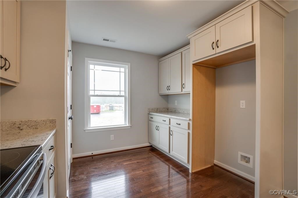 Single Family Residence in Tappahannock VA 113 Logan Way 6.jpg