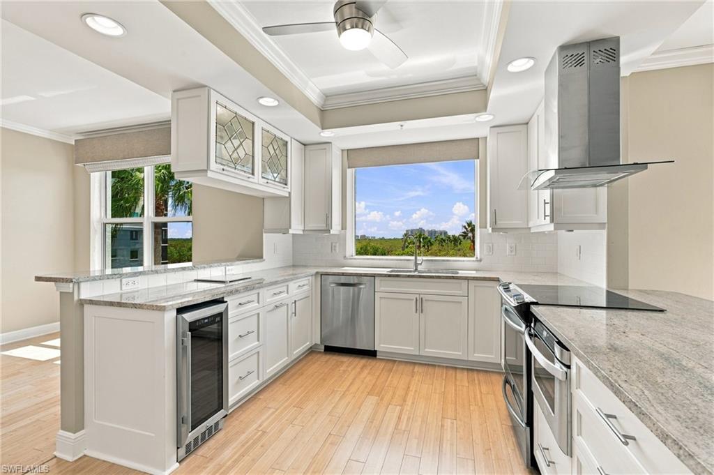430 Cove Tower Drive 501, Naples, FL 34110 photo