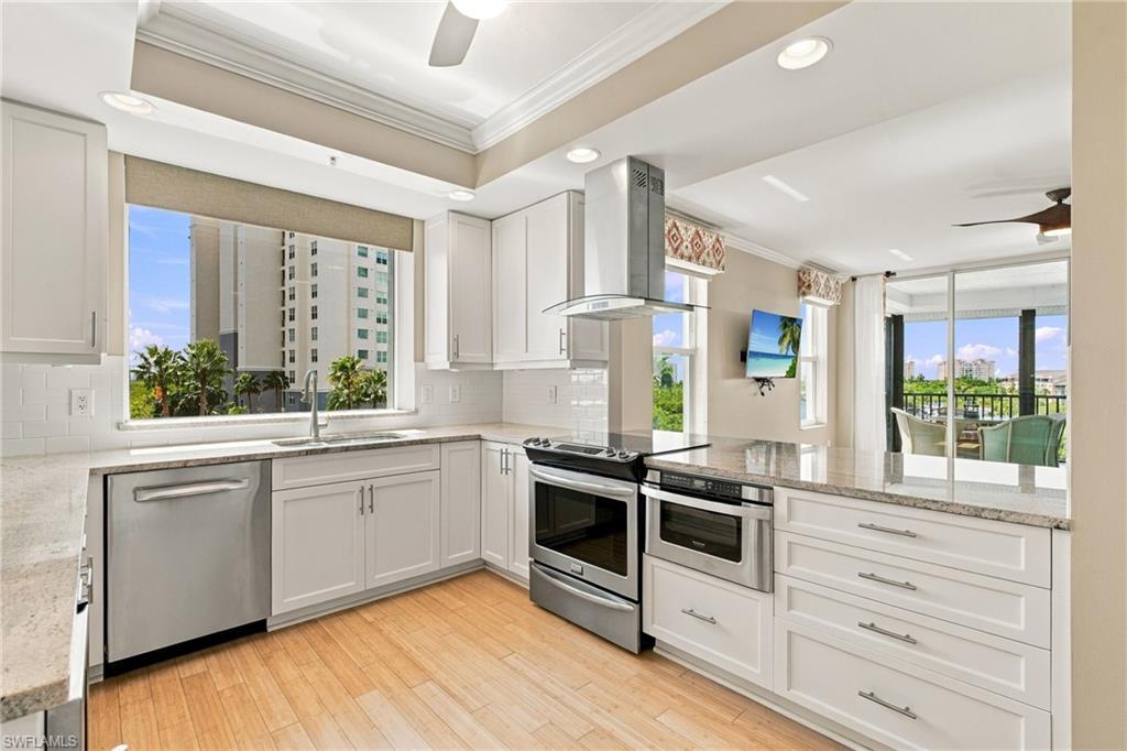 430 Cove Tower Drive 501, Naples, FL 34110 photo