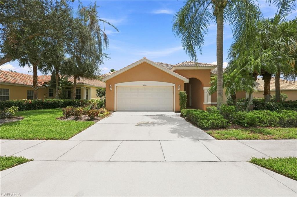 6116 Highwood Park Ln, Naples, FL 34110 photo