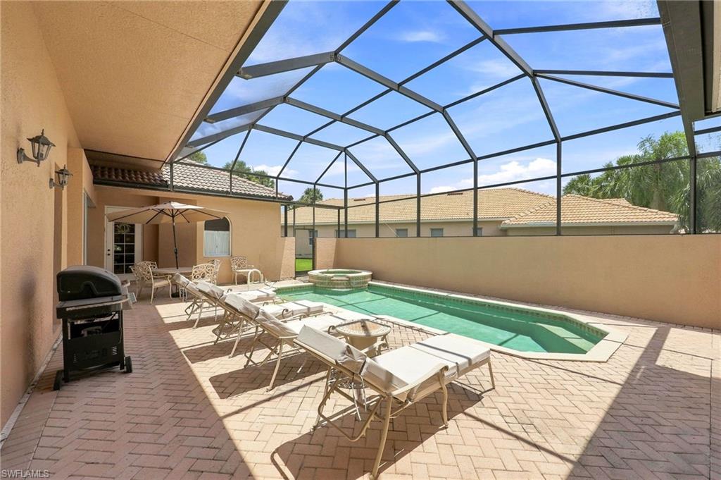6116 Highwood Park Ln, Naples, FL 34110 photo