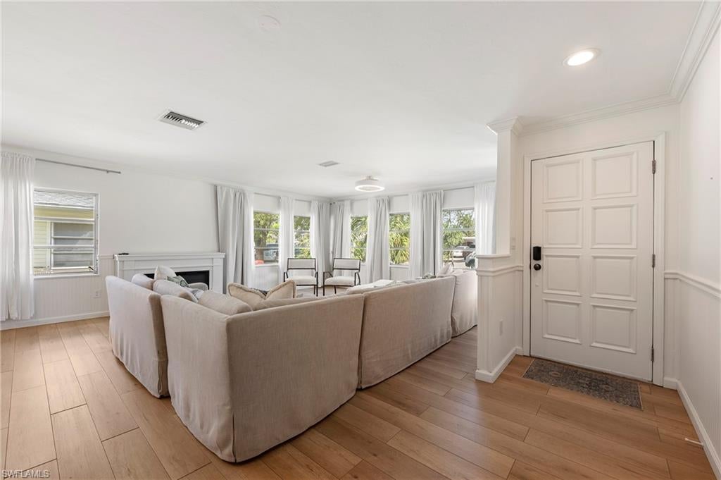 2432 Washington Ave, Naples, FL 34112 photo