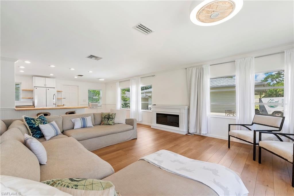 2432 Washington Ave, Naples, FL 34112 photo