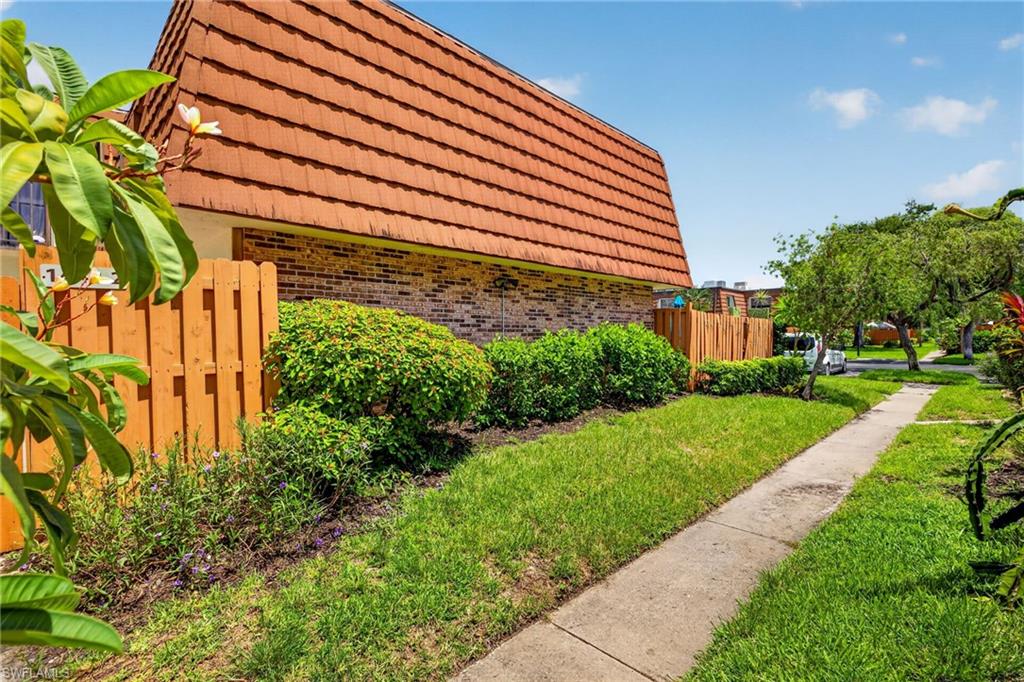 1448 Park Shore Circle 2, Fort Myers, FL 33901