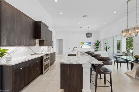 Single Family Residence in NORTH FORT MYERS FL 12601 Apopka CT 17.jpg