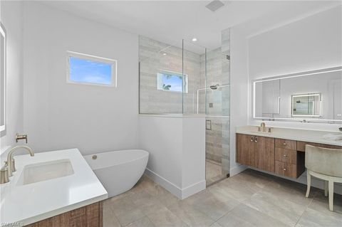 Single Family Residence in NORTH FORT MYERS FL 12601 Apopka CT 24.jpg