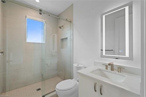Single Family Residence in NORTH FORT MYERS FL 12601 Apopka CT 35.jpg