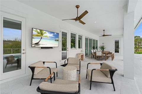 Single Family Residence in NORTH FORT MYERS FL 12601 Apopka CT 3.jpg
