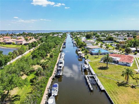 Single Family Residence in NORTH FORT MYERS FL 12601 Apopka CT 43.jpg