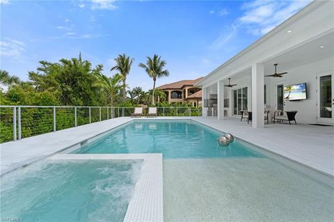 Single Family Residence in NORTH FORT MYERS FL 12601 Apopka CT 1.jpg
