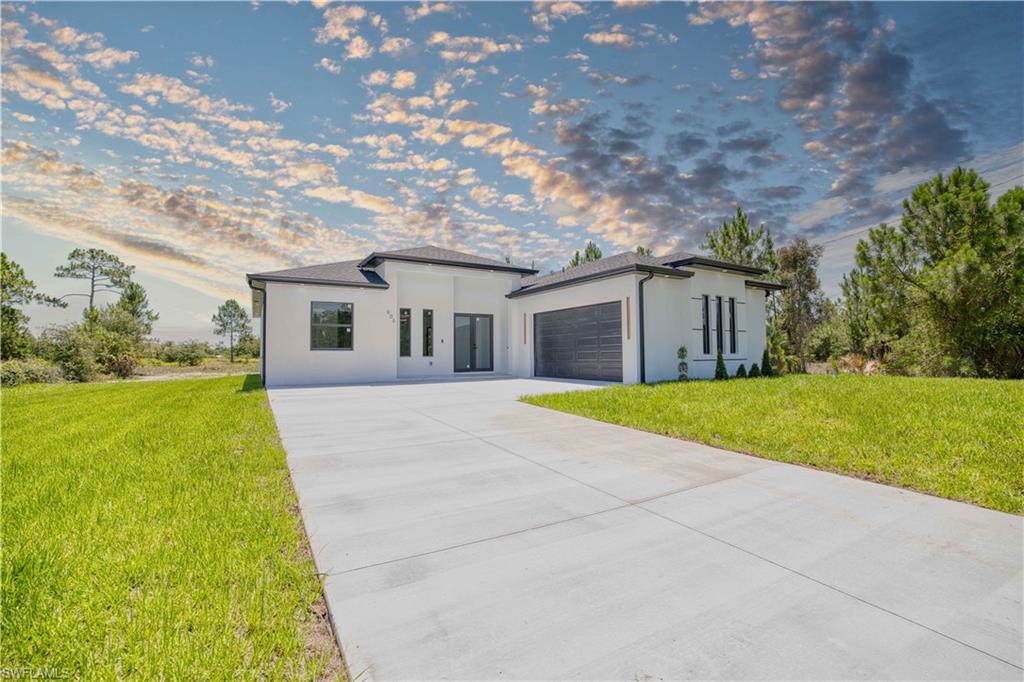 906 Greenwood Ave, Lehigh Acres, FL 33972