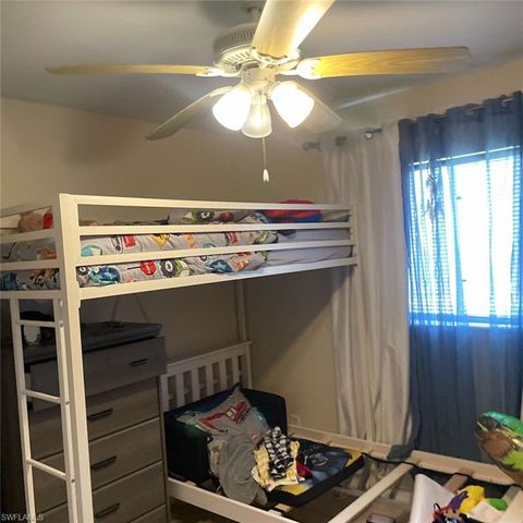 Duplex in LEHIGH ACRES FL 4614 Douglas LN 7.jpg