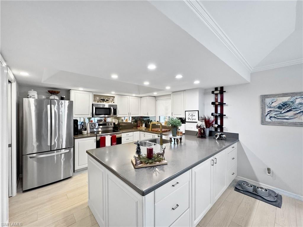 1518 Oyster Catcher Pt, Naples, FL 34105