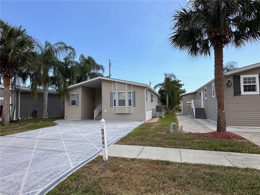 1307 Silver Lake Blvd, Naples, FL 34114 photo