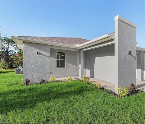 Townhouse in LEHIGH ACRES FL 4654 26th ST.jpg