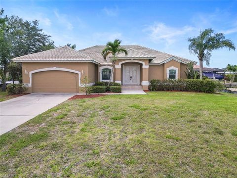 Single Family Residence in MARCO ISLAND FL 1223 Whiteheart AVE.jpg