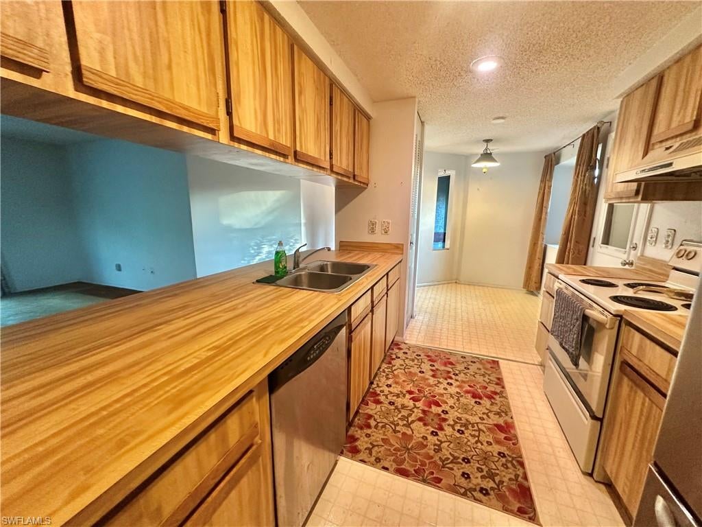 18505 Sandy Cove Dr, Fort Myers, FL 33967 photo