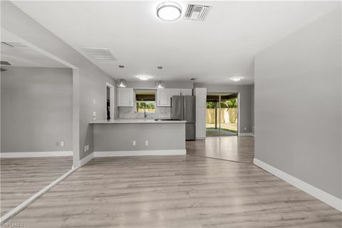 Single Family Residence in FORT MYERS FL 17313 Lee RD.jpg