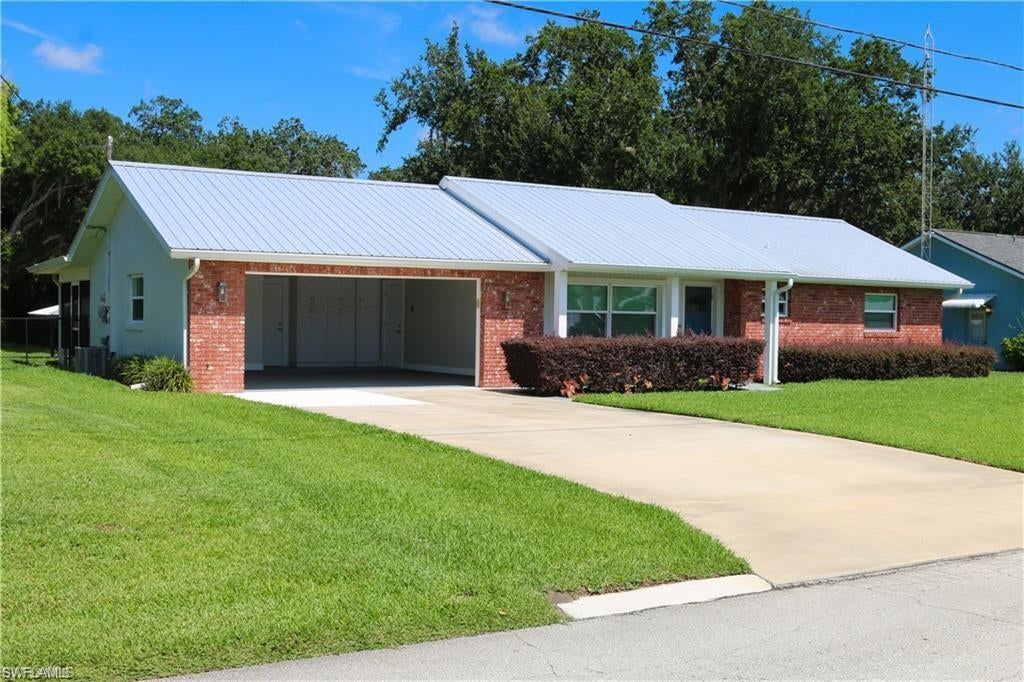 864 Peachtree Dr, Lake Placid, FL 33852 photo