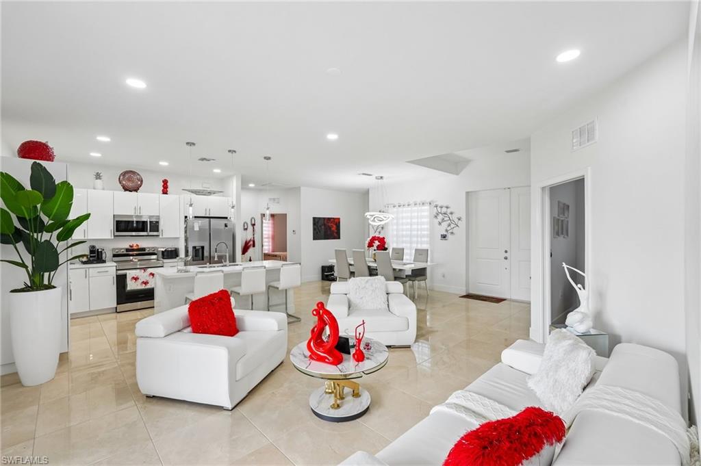 910 Richmond Ave, Lehigh Acres, FL 33972 photo