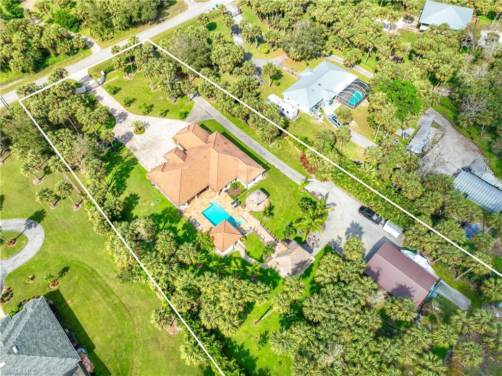 214 9 St, Naples, FL 34120