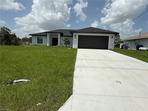 Single Family Residence in LEHIGH ACRES FL 2618 54th ST.jpg
