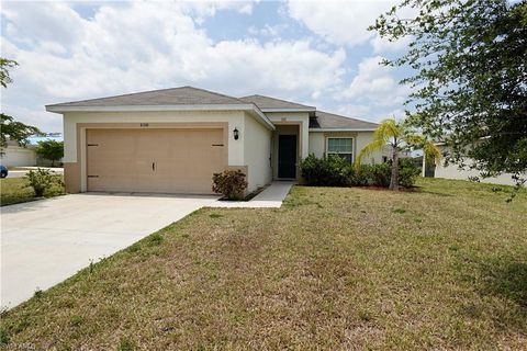 Single Family Residence in LEHIGH ACRES FL 8350 Tortoise Isle CT.jpg