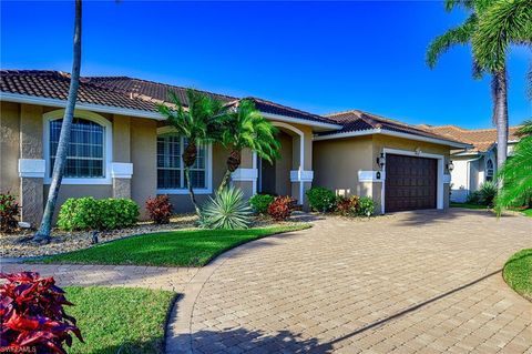 Single Family Residence in MARCO ISLAND FL 1455 Belvedere AVE.jpg