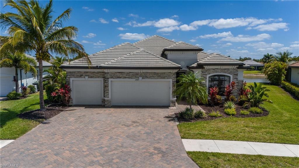 2067 Antigua Ln, Naples, FL 34120 photo