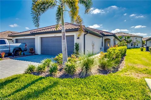 Townhouse in FORT MYERS FL 14057 Winding Cedar WAY.jpg